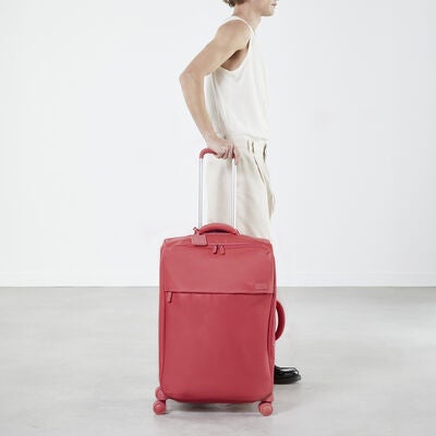 Lipault PLUME Valise Long S&egrave;jour in the color Liquidation | Jus de Goyave.